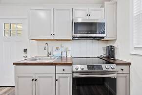 Elvi s Beachside Trio