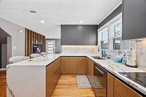 Elvi s Beach House Unit A