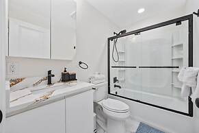 Elvi s Beach House Unit A