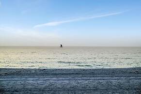 Stones Throw Beachfront Premier Suite 4 Views