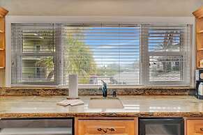 Stones Throw Beachfront Premier Suite 4 Views