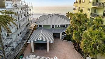 Stones Throw Beachfront Premier Suite 4 Views