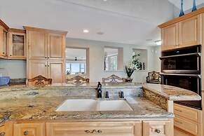 Stones Throw Beachfront Premier Suite 4 Views