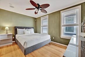 Stones Throw Beachfront Premier Suite 4 Views