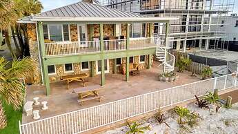 Stones Throw Beachfront Premier Suite 4 Views