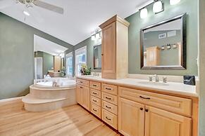 Stones Throw Beachfront Premier Suite 4 Views