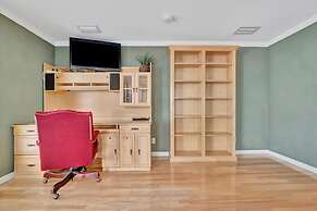 Stones Throw Beachfront Premier Suite 4 Views