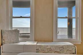 Stones Throw Beachfront Family Suite 3 Views