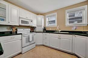 Stones Throw Beachfront Family Suite 3 Views