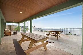 Stones Throw Beachfront Family Suite 3 Views