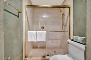 Stones Throw Beachfront Family Suite 3 Views