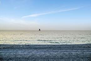 Stones Throw Beachfront Family Suite 3 Views