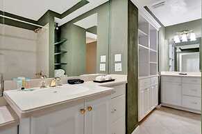 Stones Throw Beachfront Family Suite 3 Views