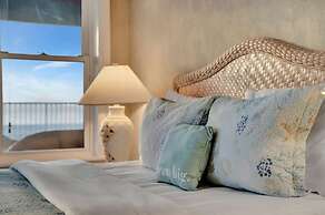 Stones Throw Beachfront Family Suite 3 Views