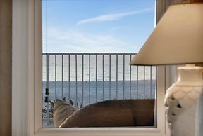 Stones Throw Beachfront Family Suite 3 Views