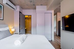 w Majestic 1BR w Great Pool in Centriqo