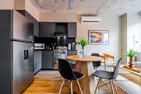 w Majestic 1BR w Great Pool in Centriqo