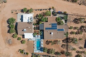 Sunset Grove Two Beautiful Homes w Private Pool