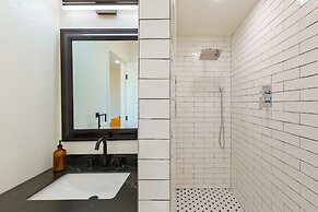 Sunset Grove Two Beautiful Homes w Private Pool