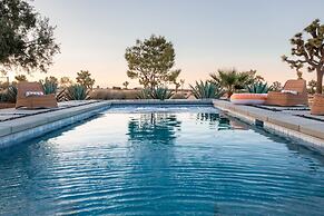 Sunset Grove Two Beautiful Homes w Private Pool