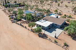 Sunset Grove Two Beautiful Homes w Private Pool