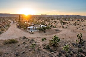 Sunset Grove by Avantstay New Pool Desert Views