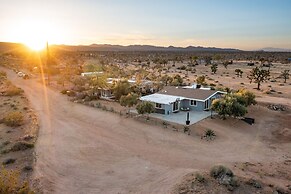 Sunset Grove by Avantstay New Pool Desert Views
