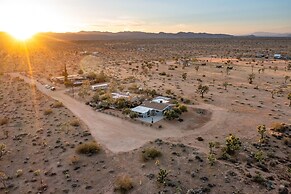 Sunset Grove by Avantstay New Pool Desert Views