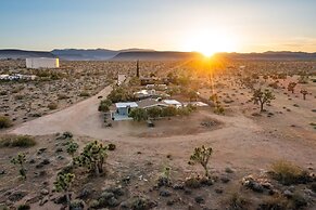 Sunset Grove by Avantstay New Pool Desert Views