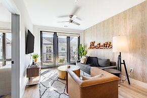 Prime Walkable Midtown Location Pool Gym Outlaw s Den by Avantstay