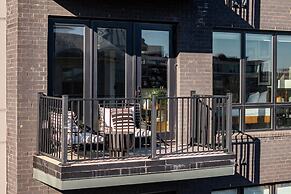 Prime Walkable Midtown Location Pool Gym Outlaw s Den by Avantstay