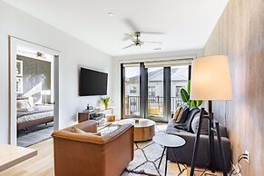 Prime Walkable Midtown Location Pool Gym Outlaw s Den by Avantstay