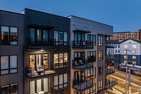 Prime Walkable Midtown Location Pool Gym Outlaw s Den by Avantstay