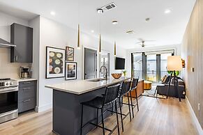 Prime Walkable Midtown Location Pool Gym Outlaw s Den by Avantstay