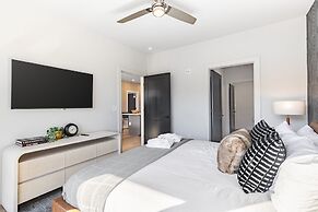 Prime Walkable Midtown Location Pool Gym Outlaw s Den by Avantstay