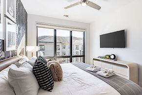 Prime Walkable Midtown Location Pool Gym Outlaw s Den by Avantstay