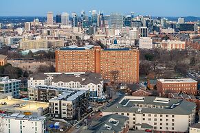 Prime Walkable Midtown Location Pool Gym Outlaw s Den by Avantstay