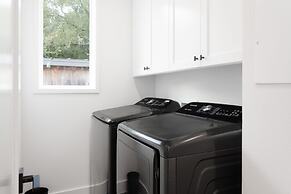 Eastside Home w Awesome Yard - Golf Pool Firepit