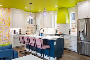 Eastside Home w Awesome Yard - Golf Pool Firepit