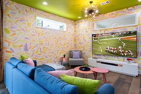 Eastside Home w Awesome Yard - Golf Pool Firepit