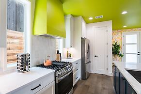 Eastside Home w Awesome Yard - Golf Pool Firepit