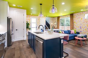 Eastside Home w Awesome Yard - Golf Pool Firepit