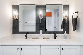 Eastside Home w Awesome Yard - Golf Pool Firepit