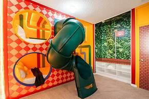 Paradiso 12bd Pool Summerkitchen Gameroom Cinema