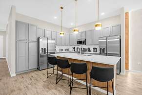 Paradiso 12bd Pool Summerkitchen Gameroom Cinema