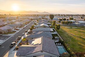 Luxe Indio Stay w Pool Tiki Bar Fire Pit Near Coachella Longfellow