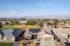 Luxe Indio Stay w Pool Tiki Bar Fire Pit Near Coachella Longfellow