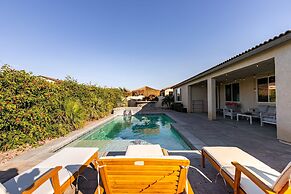 Luxe Indio Stay w Pool Tiki Bar Fire Pit Near Coachella Longfellow