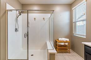 Luxe Indio Stay w Pool Tiki Bar Fire Pit Near Coachella Longfellow