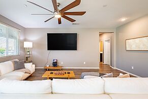 Luxe Indio Stay w Pool Tiki Bar Fire Pit Near Coachella Longfellow